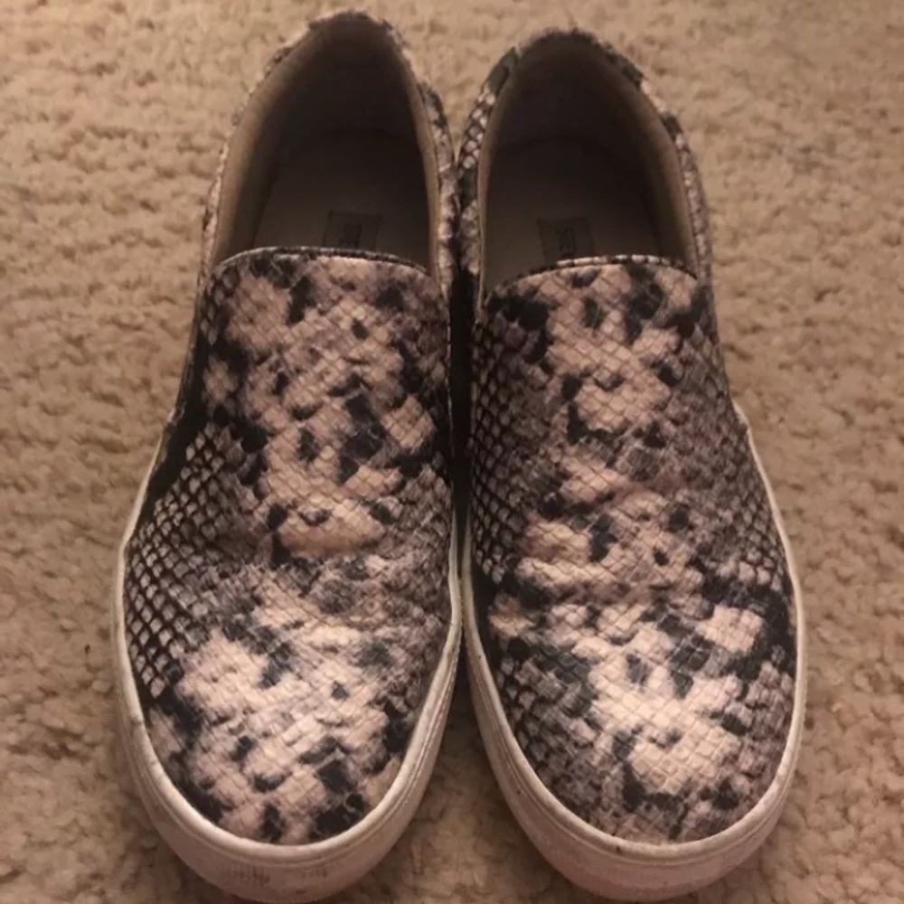 Steve Madden slip ons